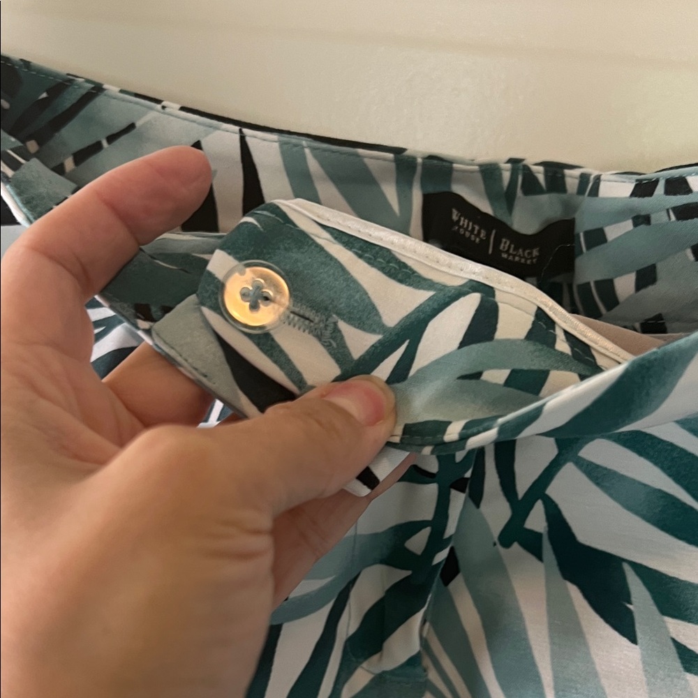 White House Black Market Green and White Leaf Shorts - Picture 4 of 6